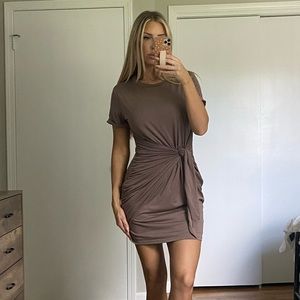 Brown tie waist short sleeve dress